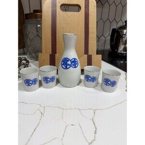 Vintage Authentic Japanese Kyoto Sho Chiku Bai 5" Sake Bottle and 4 Sake Cup Set